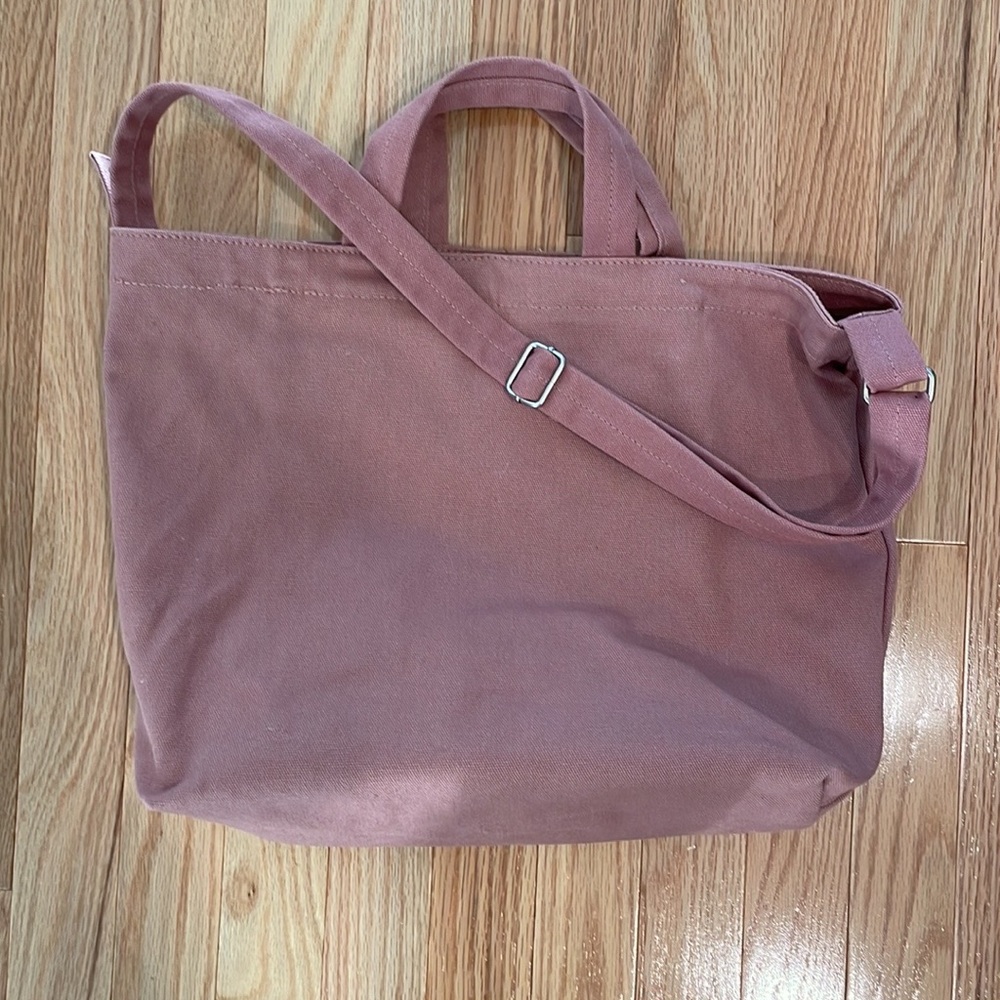 Baggu Horizontal Duck Bag. Color Mauve.